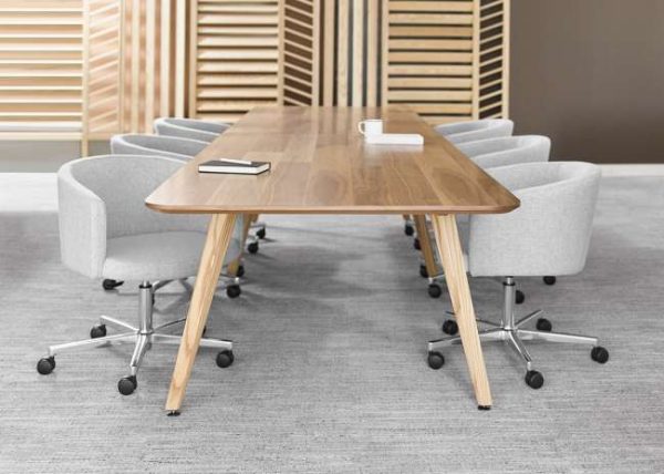 ofs cinque executive alan desk 1 <ul> <li>fully upholstered</li> <li>5 different bases</li> <li>molded plywood seat and back</li> <li>pneumatic control (swivel)</li> <li>available as a low and mid back</li> <li>available as a conference and guest chair</li> </ul>