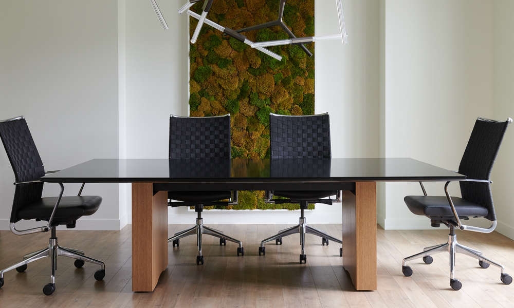 flow-conference-table-black-glass-top-oak-linea-rectangle-base-with-chairs_md