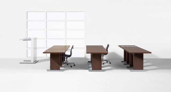 motus training table halcon alan desk 3 <p>motus is a collection of adaptable folding tables and mobile accessories that allows an effortless transformation from boardroom to flexible, multi-use space. </p>
