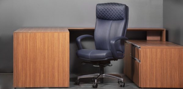 carmel conference seating via seating alan desk 6 features: <ul> <li>backrests: high or mid backs available in split or single shell forms.</li> <li>stitching: unique, tuxedo-style stitching with choice of adding executive diamond stitching to the headrests</li> <li>via seating's comfort foam</li> <li>arms: height adjustable and fixed, executive "c" shape options</li> <li>bases: five-star based available in black nylon, polished aluminum and brushed aluminum finishes</li> <li>jury seating: optional jury base on mid backs featuring height adjustment,  360 degree swivel and no weight return-to-center & return to max height</li> <li>max weight: 350 lb</li> <li>quick ship: 10 chairs produced in a 48 hour period</li> <li>warranty: 12 year warranty including the foam.</li> </ul>