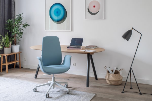 ellie_environment_homeoffice_blue_chair