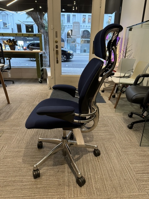showroom2 13 • price as shown: $ 1538.90 • <a href="https://alandesk.com/seating/ergonomic-task-chairs/freedom-chair-by-humanscale/">click here for more information</a>