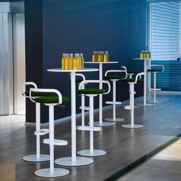 mak stool la palma 3 <div class="waz74vvyjcqthe_qqvzsk_0" data-enter-item="caption" data-animated="true">as vibrant as the occasions it accompanies, mak is a stool with an elegant line, a contrast of circles and curved lines that perfectly balance the column, the seat and footrest. its character is informal and light-hearted.</div>