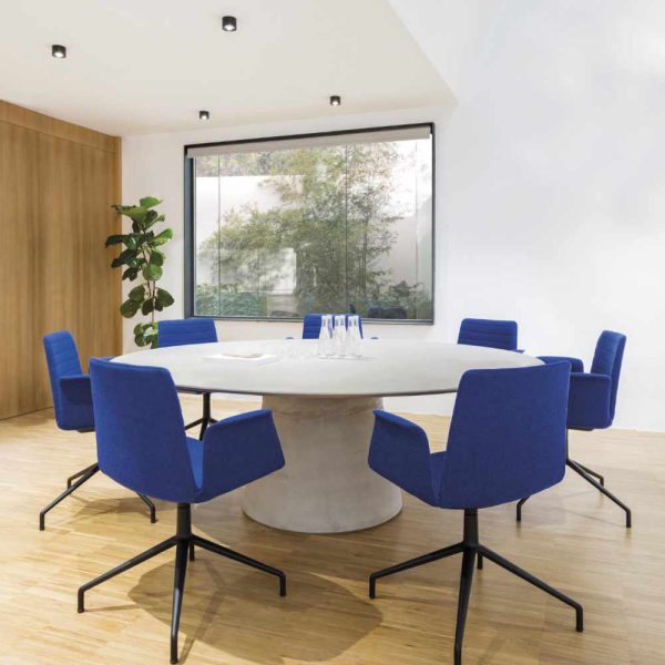 reverse conference table andreu world 22 <p>reverse meeting is a multipurpose and versatile table program, thanks to the combination of different measurements, materials and envelope shapes with central bases of 100% recyclable polyethylene of different sizes. the vast amount of options that this collection offers makes it incorporable in spaces of all nature, from residential to collaborative and work spaces.</p>