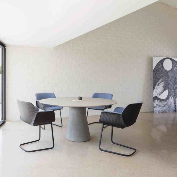 reverse conference table andreu world 24 <p>reverse meeting is a multipurpose and versatile table program, thanks to the combination of different measurements, materials and envelope shapes with central bases of 100% recyclable polyethylene of different sizes. the vast amount of options that this collection offers makes it incorporable in spaces of all nature, from residential to collaborative and work spaces.</p>