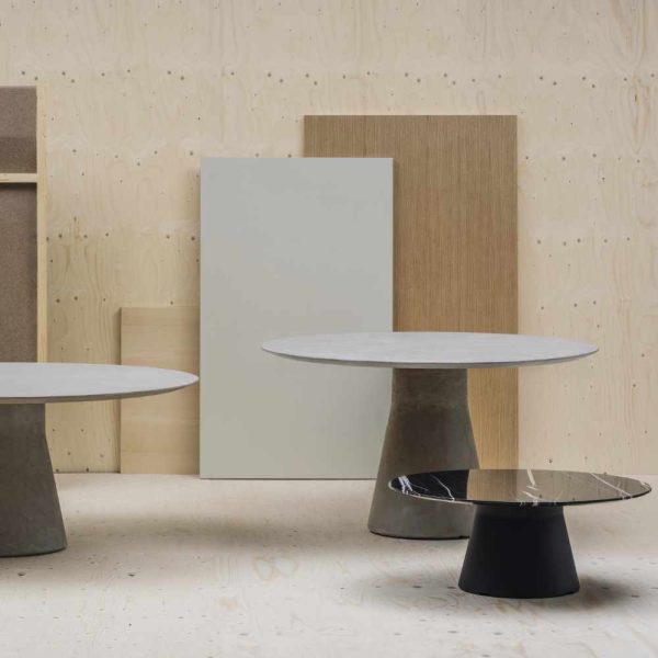 reverse conference table andreu world 53 <p>reverse meeting is a multipurpose and versatile table program, thanks to the combination of different measurements, materials and envelope shapes with central bases of 100% recyclable polyethylene of different sizes. the vast amount of options that this collection offers makes it incorporable in spaces of all nature, from residential to collaborative and work spaces.</p>
