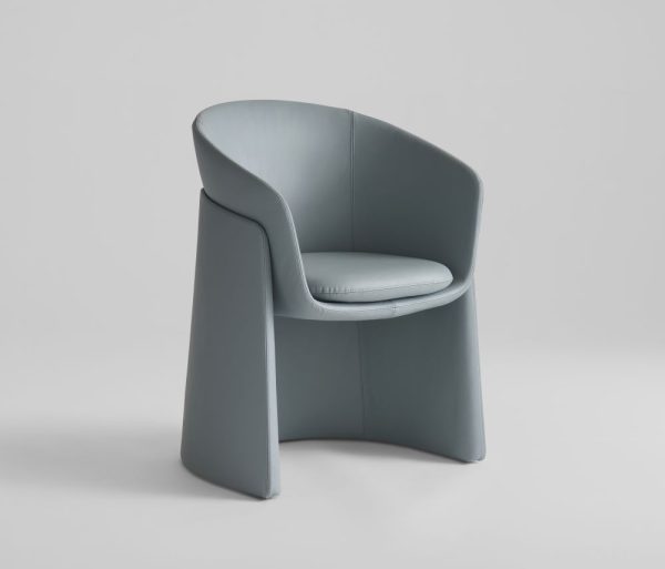 seba chair product 03 <p>flexible and mobile for impromptu meetings or individual workspaces. effortlessly glide between applications with concealed casters.</p>