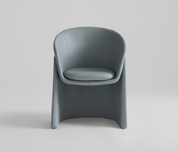 seba chair product 11 <p>flexible and mobile for impromptu meetings or individual workspaces. effortlessly glide between applications with concealed casters.</p>